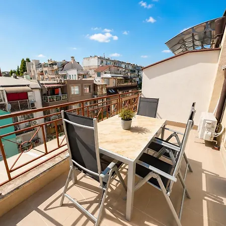 1br Ap With Location & Big Balcony Apartment