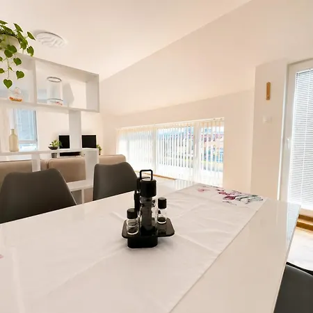 Apartment 1br Ap With Location & Big Balcony