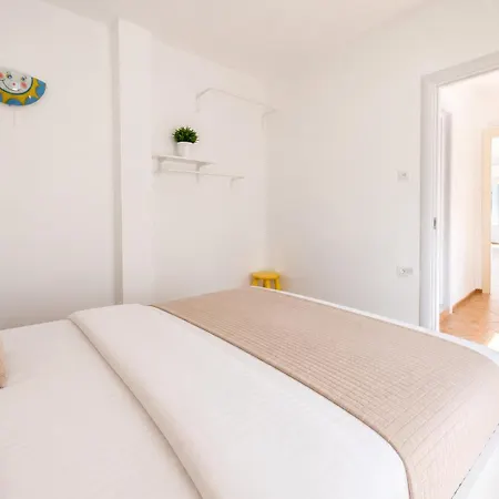 Apartment 1br Ap With Location & Big Balcony