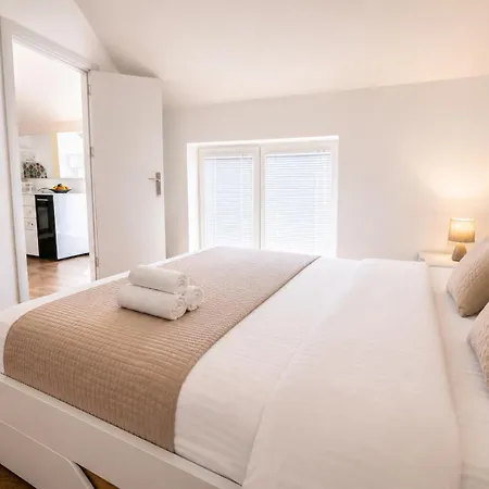 1br Ap With Location & Big Balcony Apartament *
