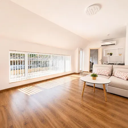 Apartment 1br Ap With Location & Big Balcony